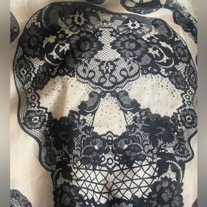 Skull scarf/ wrap. Great condition